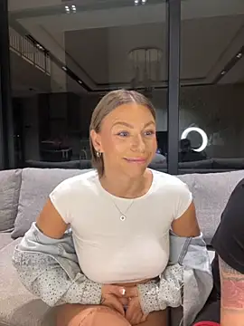 Snapshot of SexOnMyLvL chatting on 10/08/25, 08:28 SexOnMyLvL online show from 10/08/25, 08:28