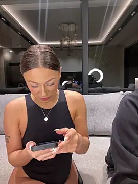 Snapshot of SexOnMyLvL chatting on 10/14/25, 08:53 SexOnMyLvL online show from 10/14/25, 08:53