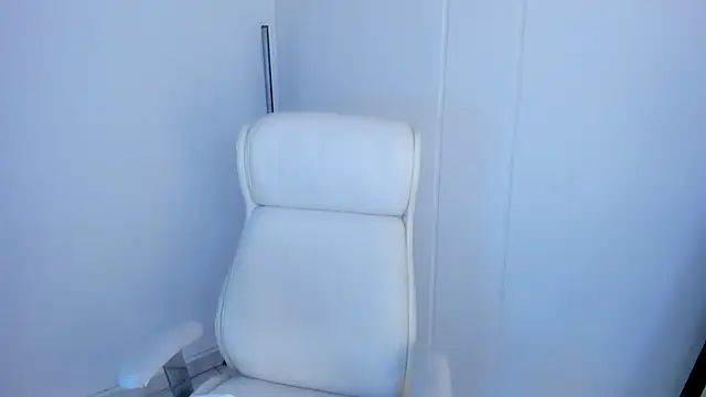 Snapshot of dominique21_ chatting on 10/30/25, 11:49 dominique21 online show from 10/30/25, 11:49