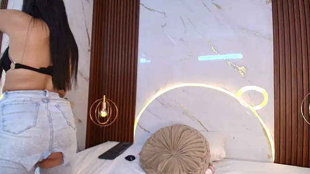 Snapshot of danisaenz_ chatting on 01/31/25, 08:12 danisaenz online show from 01/31/25, 08:12