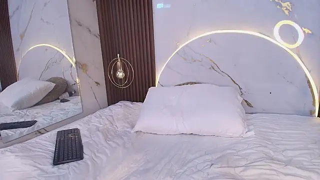 Snapshot of danisaenz_ chatting on 02/20/25, 08:58 danisaenz online show from 02/20/25, 08:58