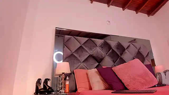 sofhiaa adaams online show from 01/07/25, 07:59