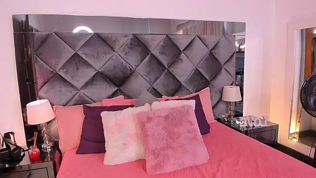 sofhiaa adaams online show from 01/10/25, 05:34