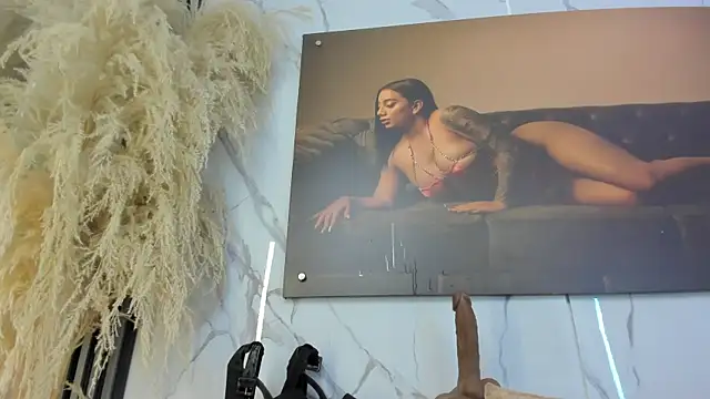 sofhiaa adaams online show from 12/03/25, 09:13