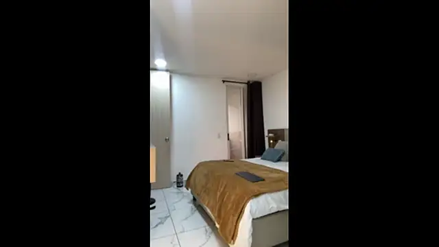 sofhiaa adaams online show from 05/21/26, 10:39