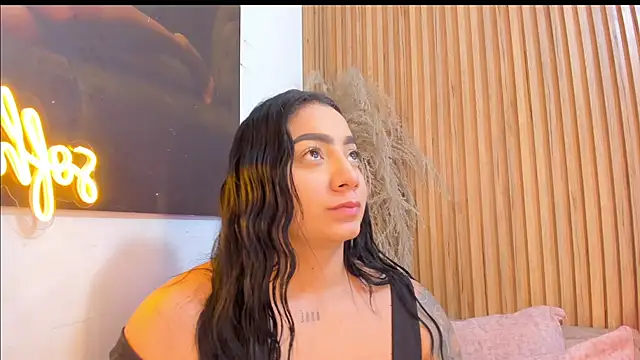sofhiaa adaams online show from 06/04/26, 11:22