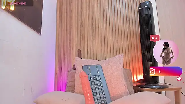 sofhiaa adaams online show from 07/23/26, 10:29