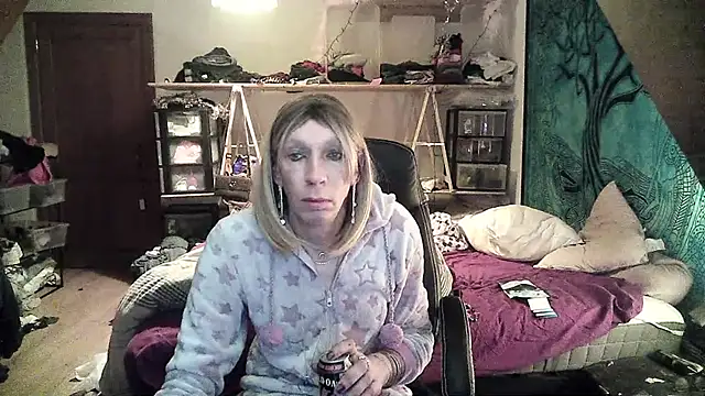 Ombeline1 online show from 01/11/25, 04:48