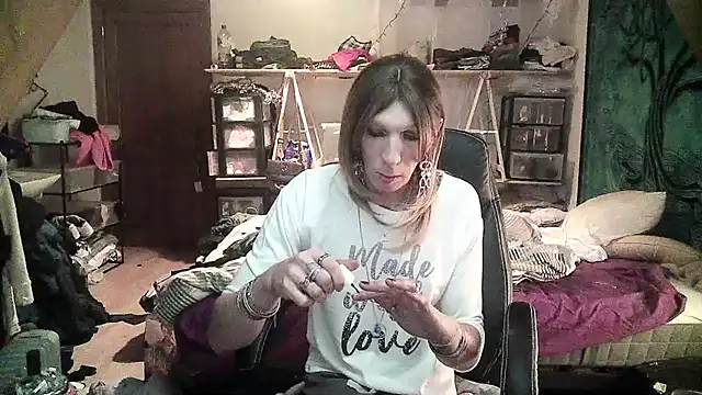 Ombeline1 online show from 01/12/25, 03:57