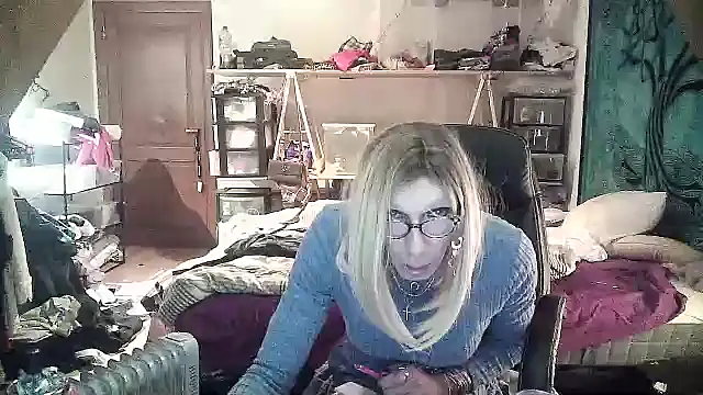 Ombeline1 online show from 01/12/25, 06:59
