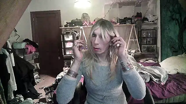 Ombeline1 online show from 01/16/25, 06:27