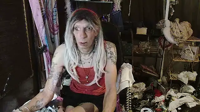 Ombeline1 online show from 10/05/25, 12:09