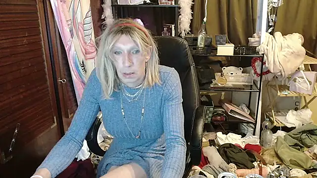 Ombeline1 online show from 10/25/25, 04:57