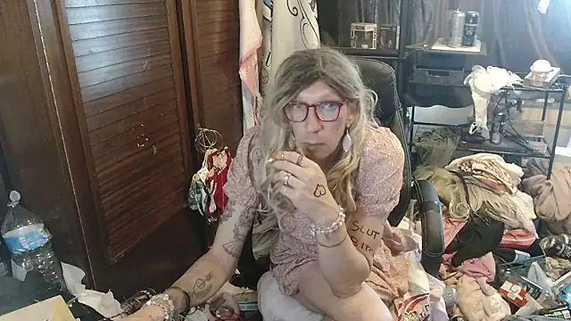 Ombeline1 online show from 06/19/26, 01:15