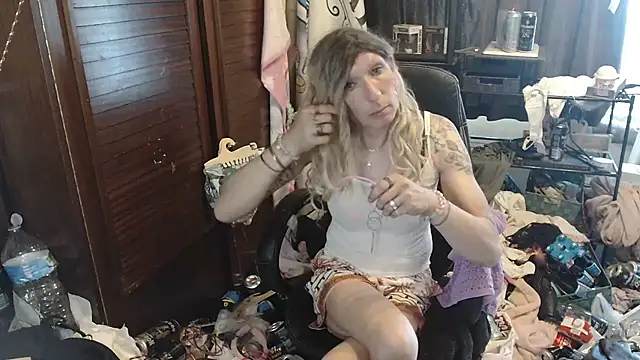 Ombeline1 online show from 06/20/26, 07:11