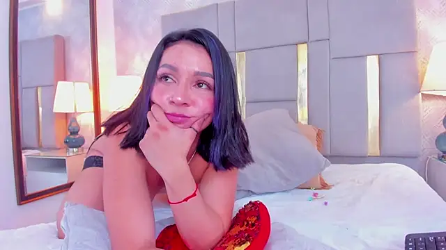 Camilaa Sanchez  online show from 01/11/25, 03:52