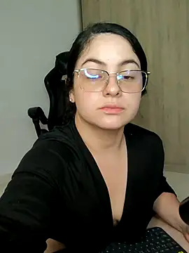 Lia Hurley online show from 05/30/26, 08:50