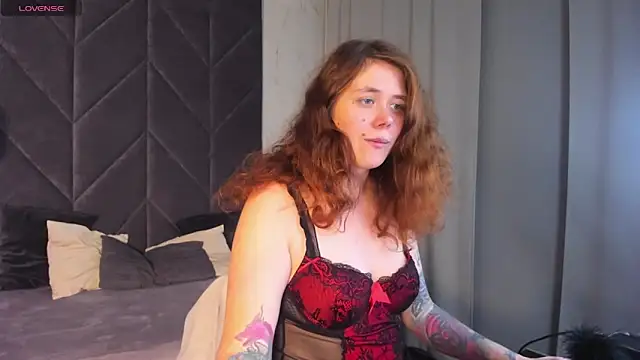 SophiePure online show from 12/04/24, 01:31