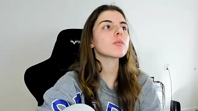 Snapshot of emmamurrr chatting on 11/13/25, 11:20 emmamurrr online show from 11/13/25, 11:20