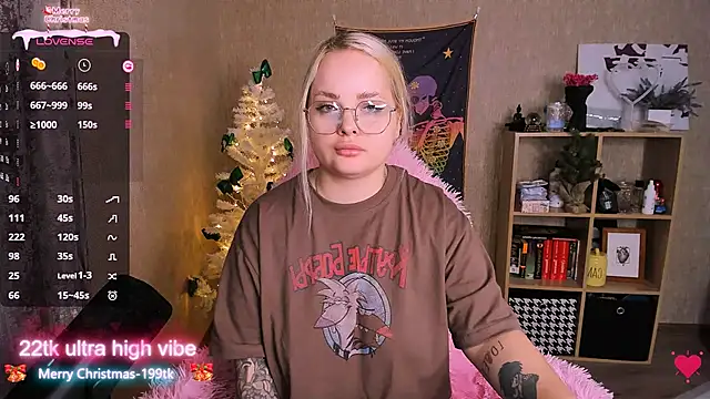 Snapshot of flower_sarah_ chatting on 12/29/24, 12:12 flower sarah online show from 12/29/24, 12:12