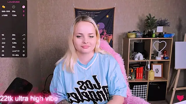 Snapshot of flower_sarah_ chatting on 02/09/25, 03:34 flower sarah online show from 02/09/25, 03:34