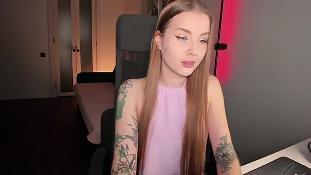 Midnight Mi online show from 10/25/25, 03:40