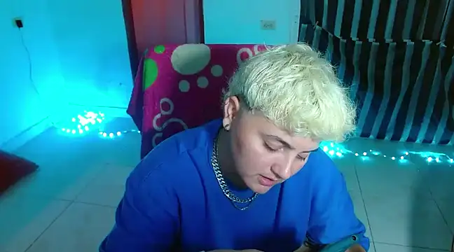 isabeautyx19 online show from 12/12/24, 02:59