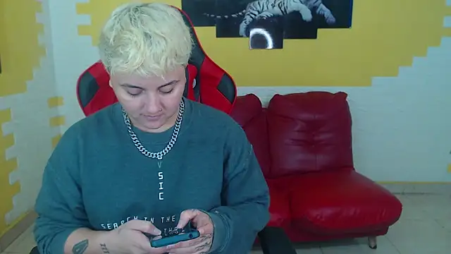 isabeautyx19 online show from 12/20/24, 01:11