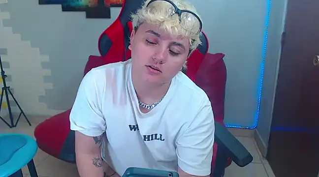 isabeautyx19 online show from 01/05/25, 08:10