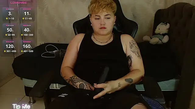 Snapshot of isabeautyx19 chatting on 09/21/25, 07:37 isabeautyx19 online show from 09/21/25, 07:37