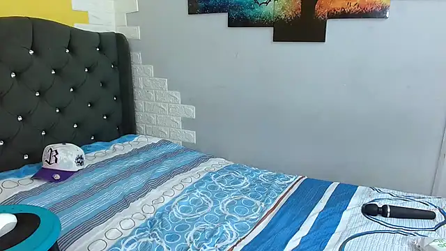 Snapshot of isabeautyx19 chatting on 10/04/25, 03:37 isabeautyx19 online show from 10/04/25, 03:37