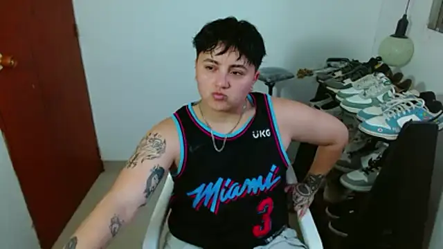 isabeautyx19 online show from 11/04/25, 10:20