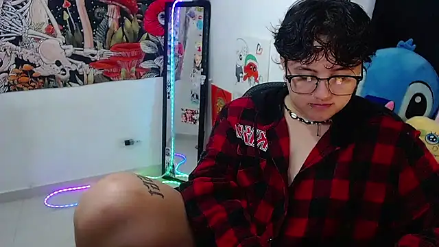Snapshot of isabeautyx19 chatting on 07/05/26, 01:34 isabeautyx19 online show from 07/05/26, 01:34