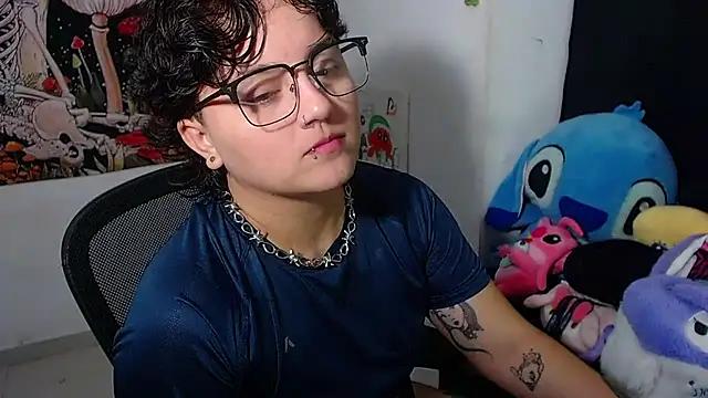 Snapshot of isabeautyx19 chatting on 07/15/26, 02:28 isabeautyx19 online show from 07/15/26, 02:28