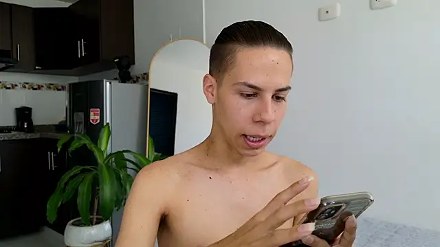 Snapshot of grey___27 chatting on 02/07/25, 05:18 grey 27 online show from 02/07/25, 05:18