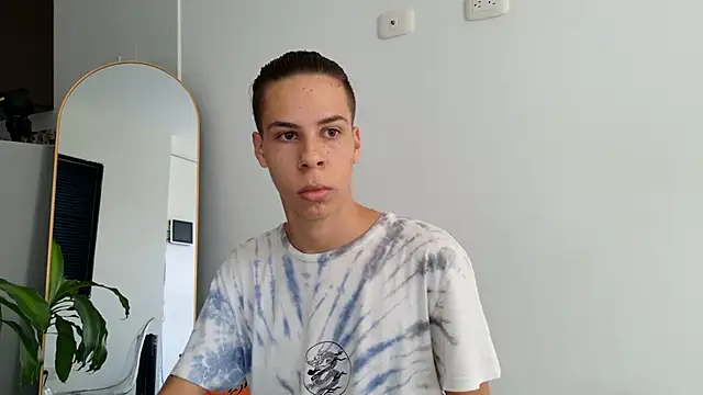 Snapshot of grey___27 chatting on 02/09/25, 09:06 grey 27 online show from 02/09/25, 09:06