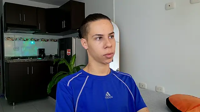 Snapshot of grey___27 chatting on 02/10/25, 11:36 grey 27 online show from 02/10/25, 11:36