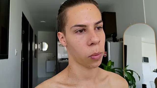 Snapshot of grey___27 chatting on 02/20/25, 08:03 grey 27 online show from 02/20/25, 08:03