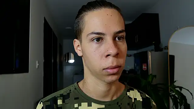 Snapshot of grey___27 chatting on 02/21/25, 11:11 grey 27 online show from 02/21/25, 11:11