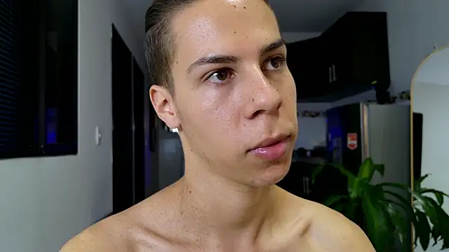 Snapshot of grey___27 chatting on 02/21/25, 11:32 grey 27 online show from 02/21/25, 11:32