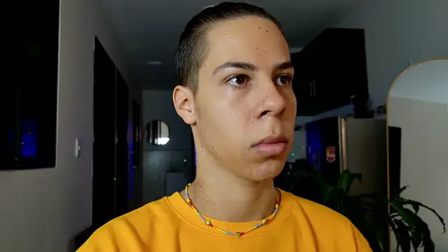 Snapshot of grey___27 chatting on 02/22/25, 11:13 grey 27 online show from 02/22/25, 11:13