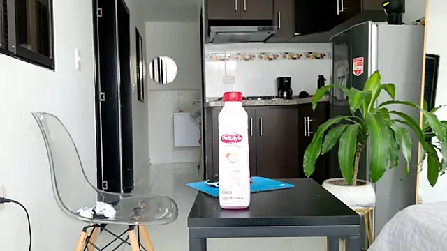 Snapshot of grey___27 chatting on 02/22/25, 05:24 grey 27 online show from 02/22/25, 05:24