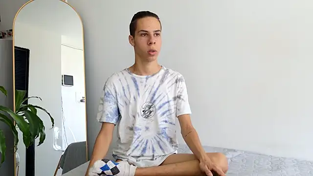 Snapshot of grey___27 chatting on 03/01/25, 02:23 grey 27 online show from 03/01/25, 02:23