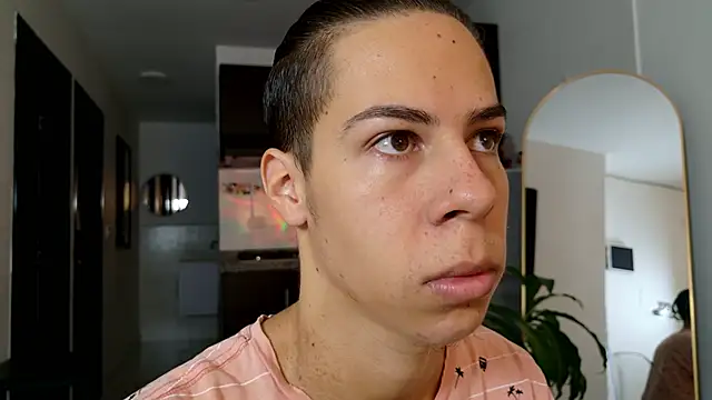 Snapshot of grey___27 chatting on 03/06/25, 11:03 grey 27 online show from 03/06/25, 11:03