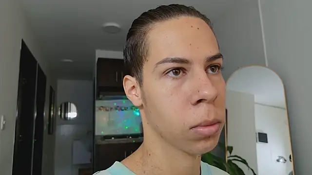 Snapshot of grey___27 chatting on 03/14/25, 11:23 grey 27 online show from 03/14/25, 11:23