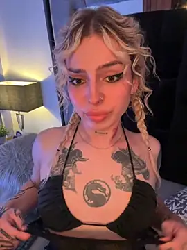 Bonnie vega online show from 10/05/25, 09:13