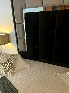 Snapshot of Bonnie_vega chatting on 11/25/25, 08:42 Bonnie vega online show from 11/25/25, 08:42