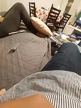 Snapshot of mia69x chatting on 10/17/25, 08:00 mia69x online show from 10/17/25, 08:00