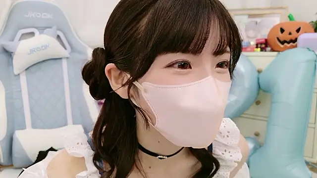 Snapshot of -minami- chatting on 11/01/25, 12:07 -minami- online show from 11/01/25, 12:07
