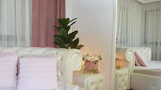 NinaCrystal1 online show from 07/27/26, 09:05